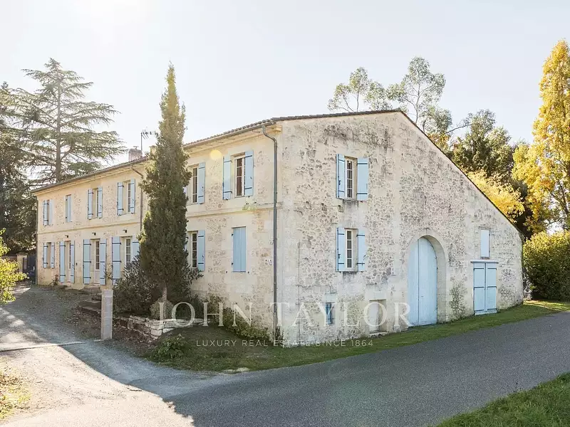 Maison, 325 m²