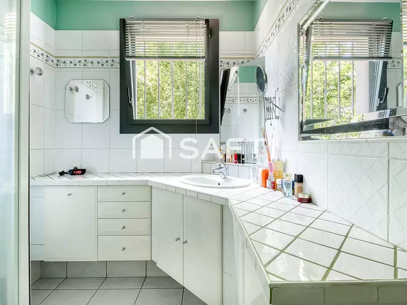Maison, 192 m²