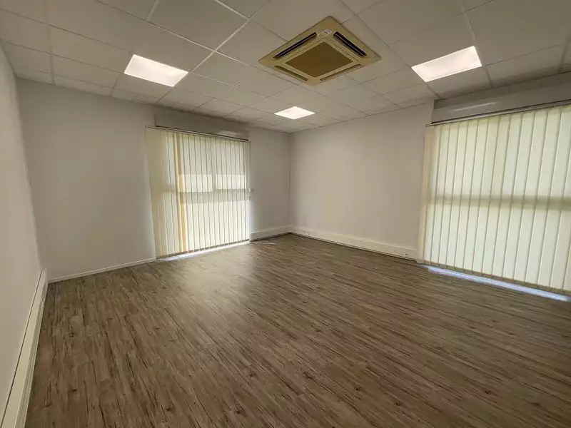 Divers, 200 m²