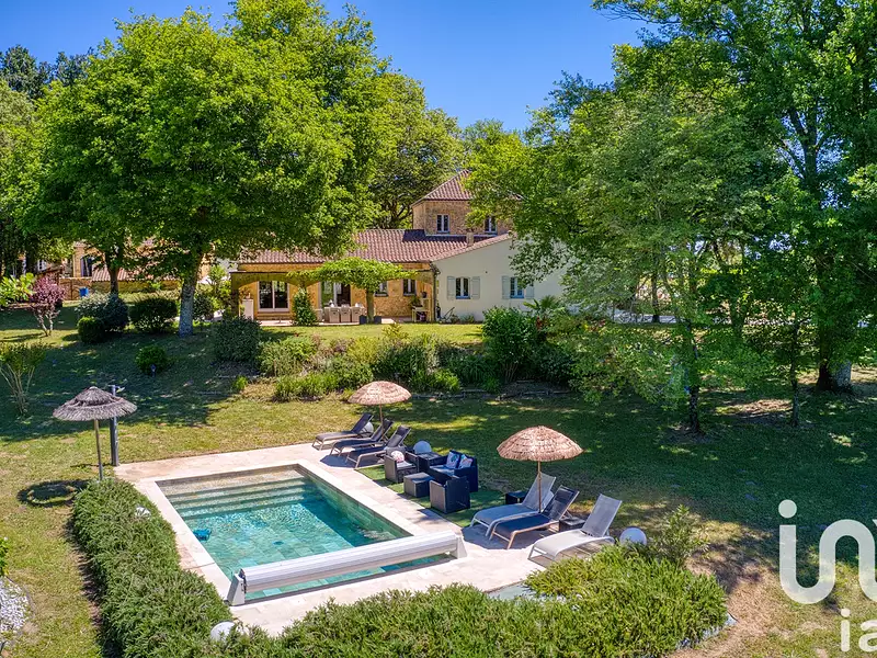 Maison, 246 m²