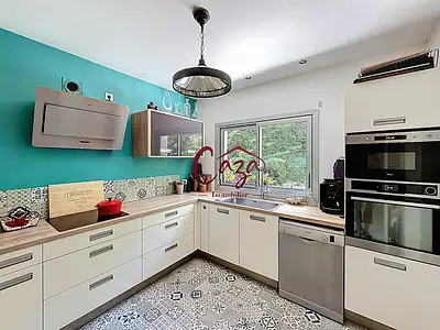 Maison, 230 m²