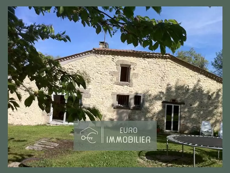 Maison, 210 m²