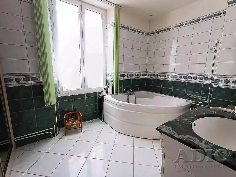 Maison, 223 m²