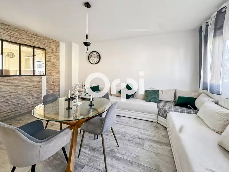 Maison, 99 m²