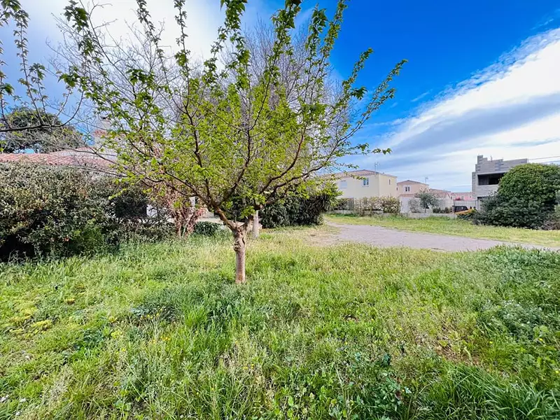 Terrain, 368 m²