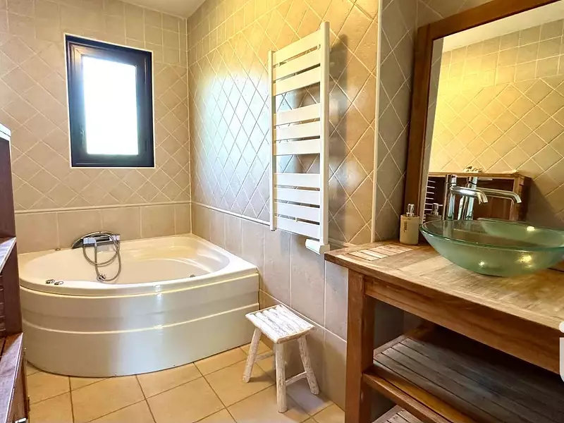 Maison, 166 m²