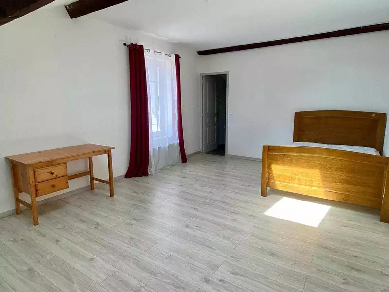 Maison, 196 m²