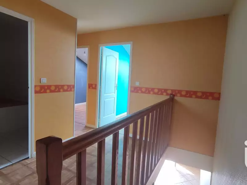 Maison, 225 m²