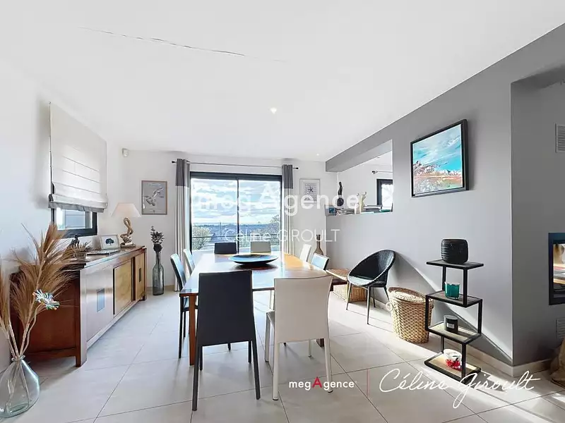 Maison, 240 m²