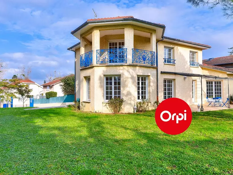 Maison, 302 m²