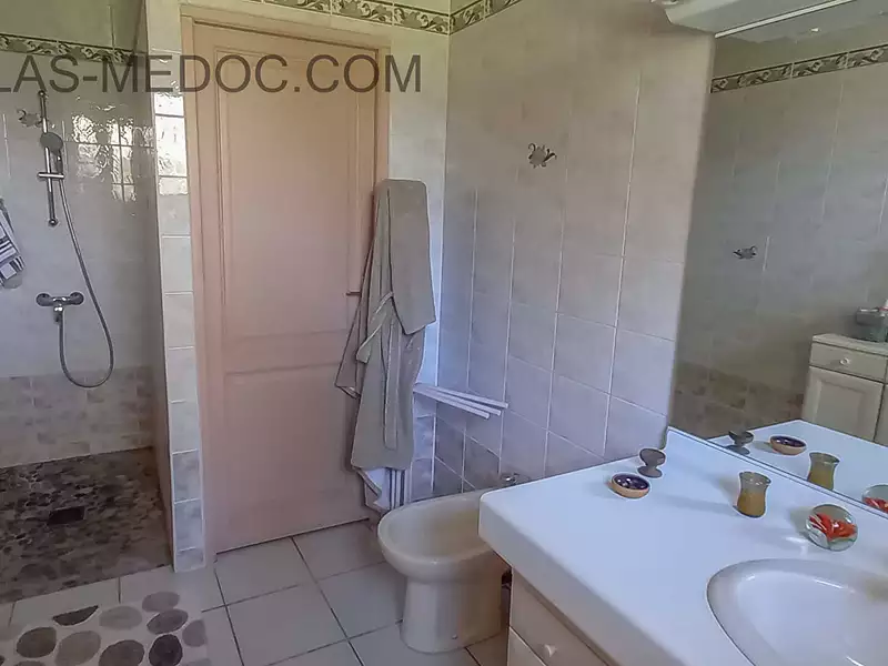Maison, 240 m²