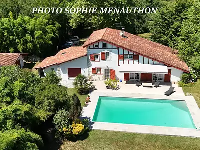 Maison, 230 m²