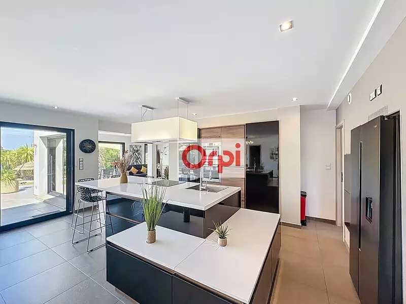 Maison, 169 m²
