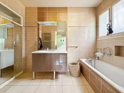 Maison, 250 m²