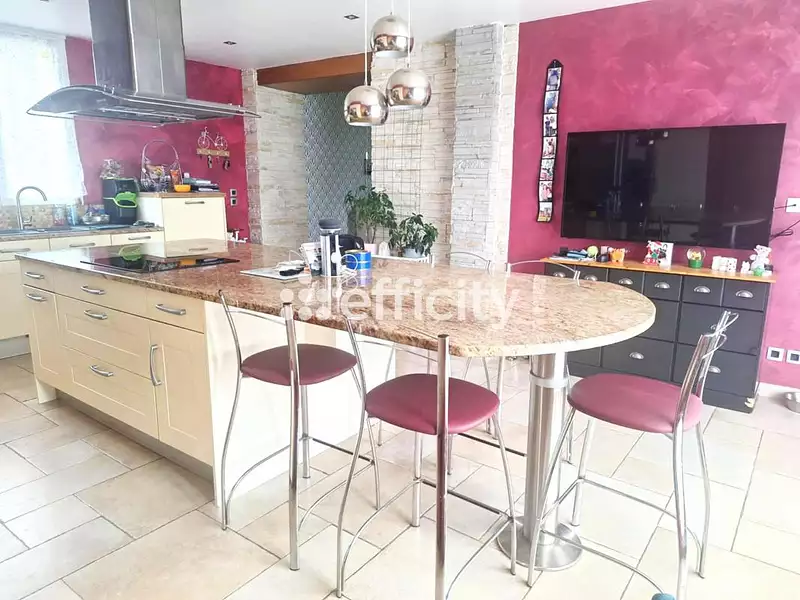 Maison, 210 m²