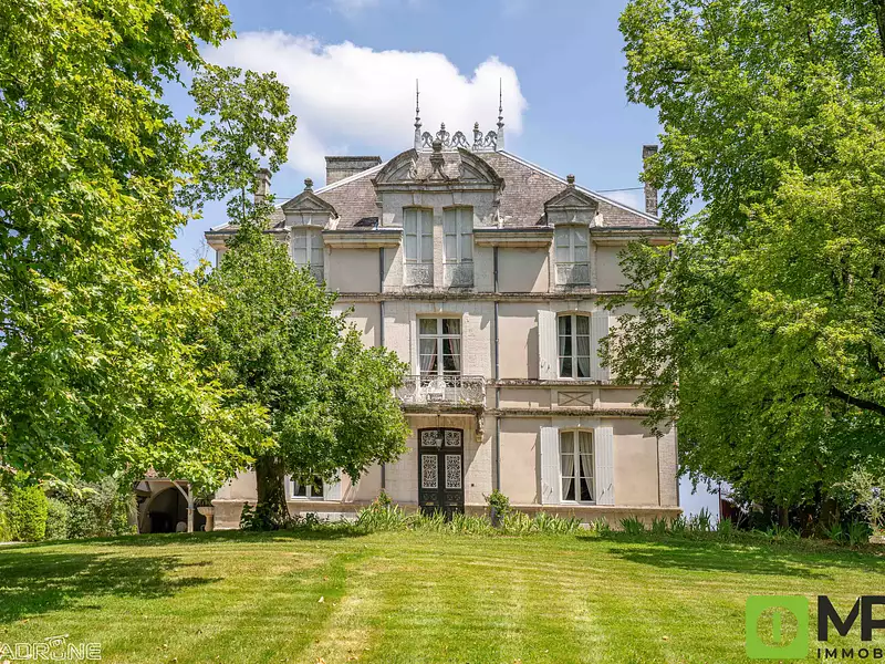 Maison, 378,54 m²