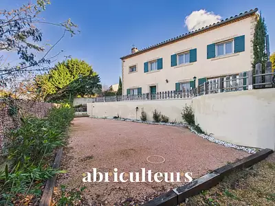 Maison, 232 m²