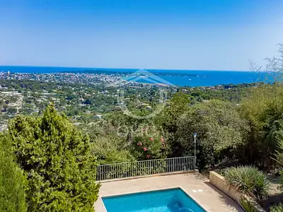 Maison, 275 m²