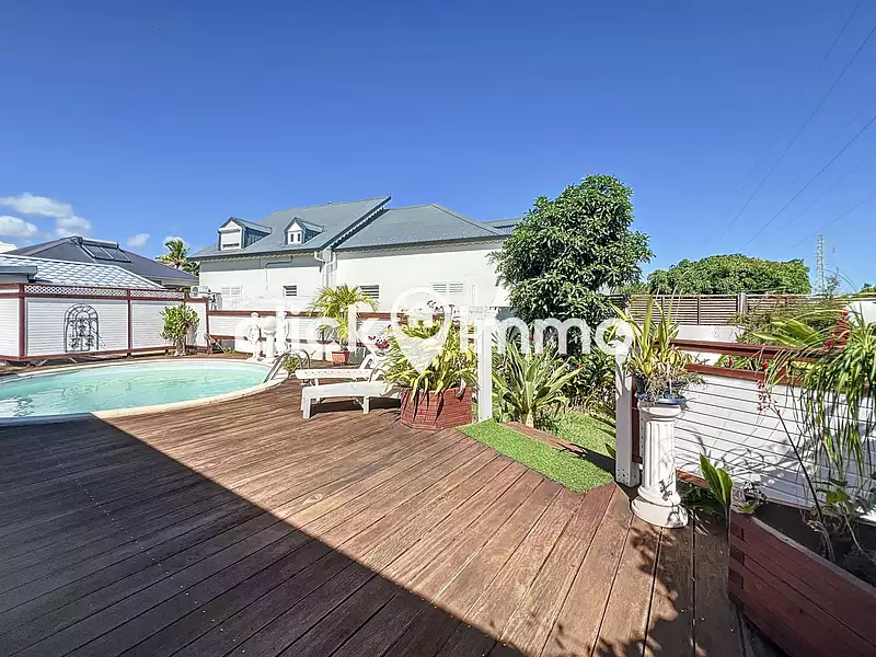 Maison, 220 m²