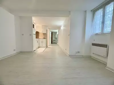 219 000 € 7 730 €/m² Appartement • 28,33 m² • 1 pièce Saint-Germain-en-Laye (78100)
