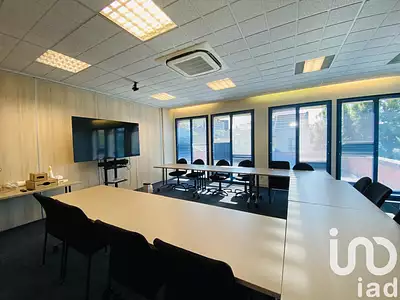 Immeuble, 710 m²