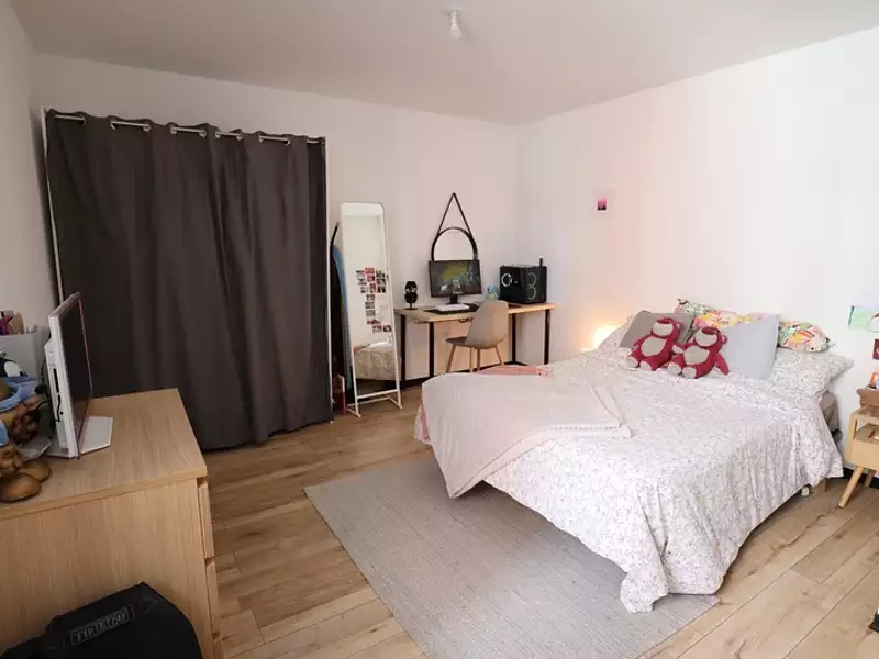 Immeuble, 170 m²
