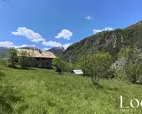 Terrain, 697 m²