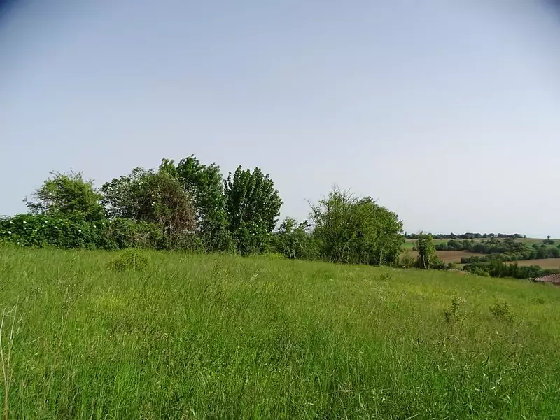 Terrain, 1 400 m²