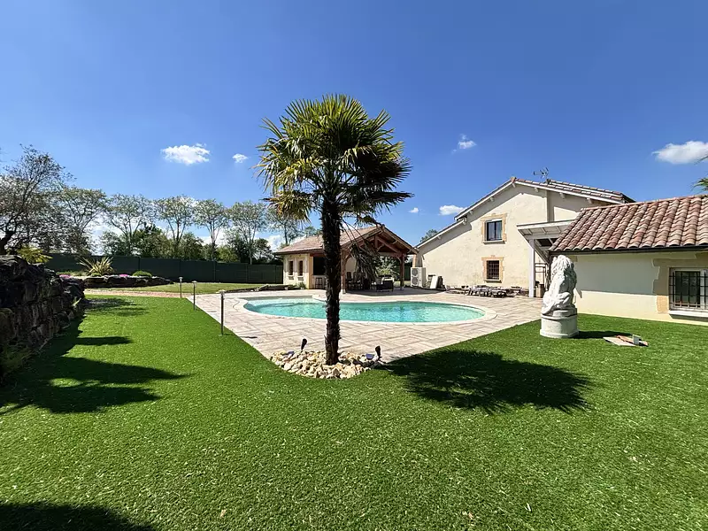 Maison, 260 m²