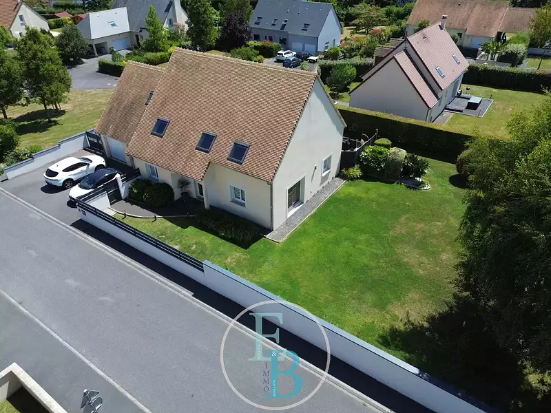 Maison, 235 m²