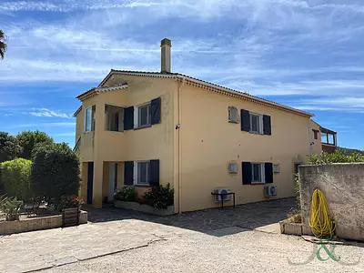 Maison, 275 m²