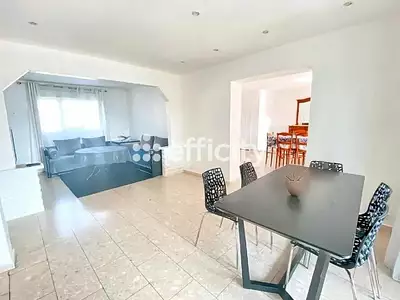 Maison, 250 m²