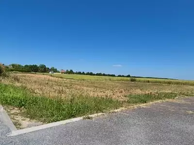 Terrain, 600 m²