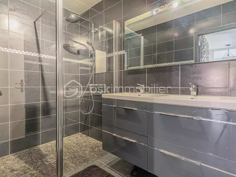 Maison, 167 m²