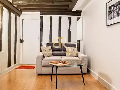165 000 € 12 692 €/m² Appartement • 13 m² • 1 pièce Paris 11ème (75011)