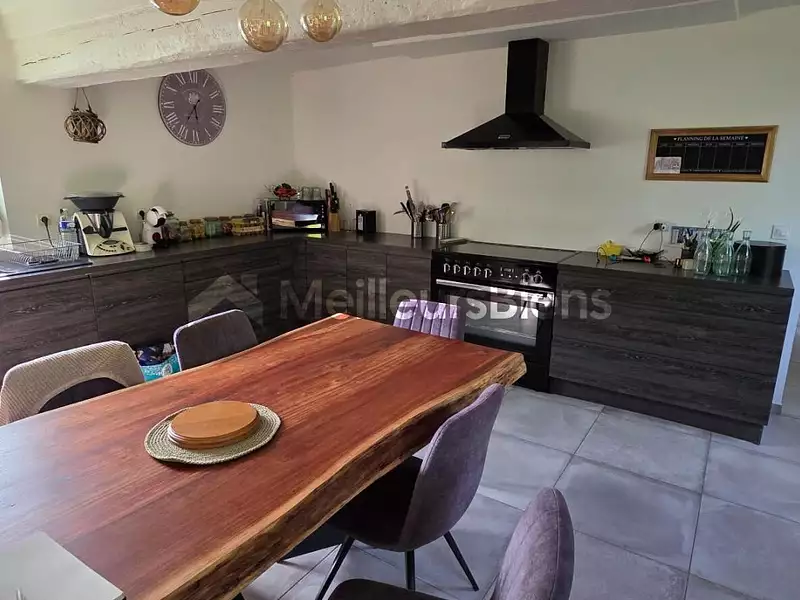 Maison, 275 m²