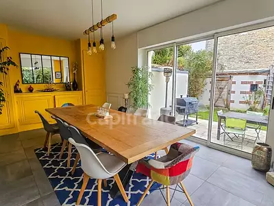 Maison, 225 m²
