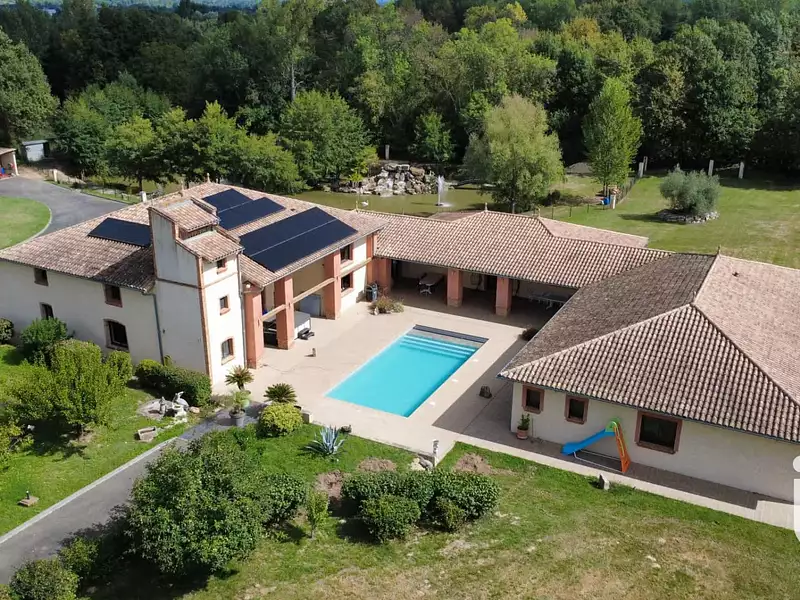 Maison, 640 m²