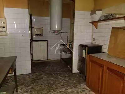 Maison, 240 m²
