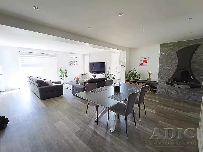 Maison, 185 m²