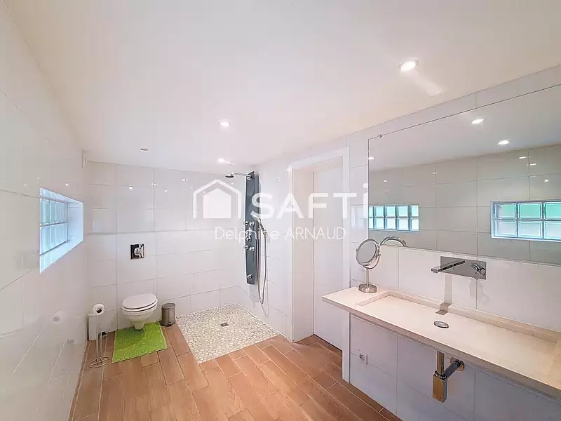 Maison, 183 m²