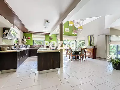 Maison, 285 m²