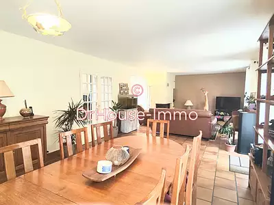Maison, 241 m²