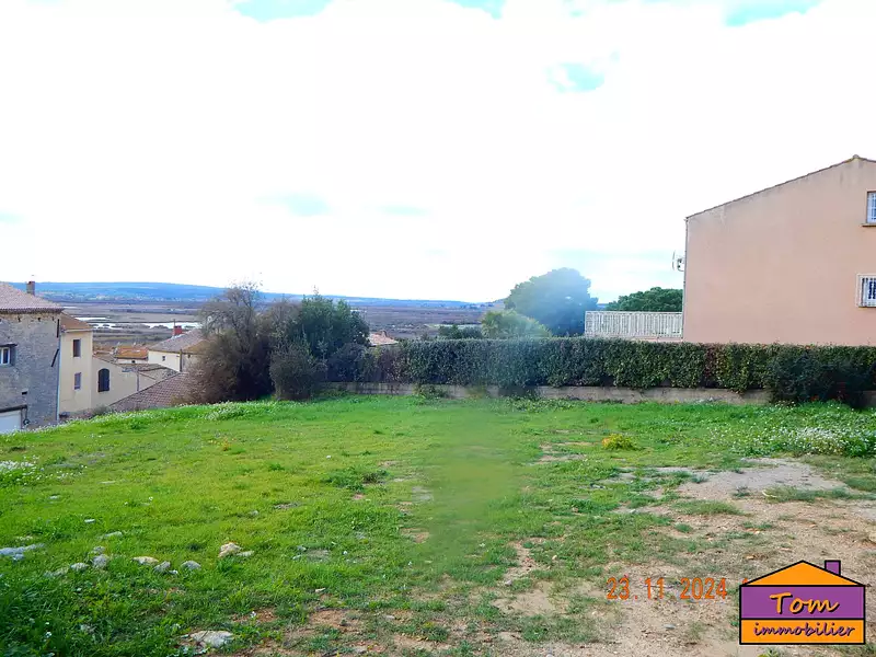 Terrain, 689 m²