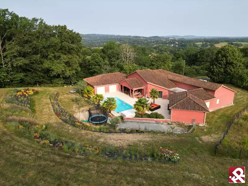 Maison, 445 m²