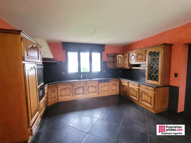 Maison, 255 m²
