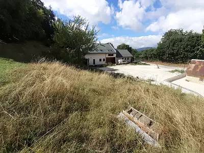 Terrain, 734 m²