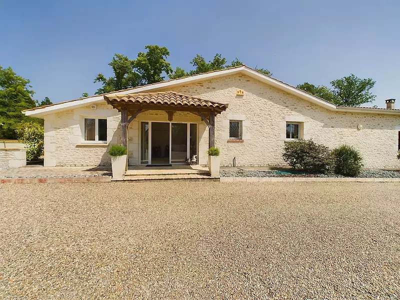 Maison, 240 m²