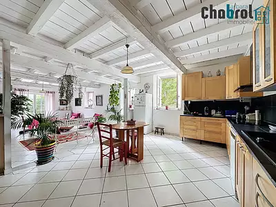 Maison, 325 m²