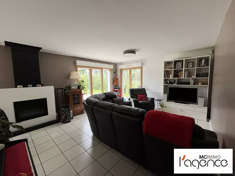 Maison, 163 m²